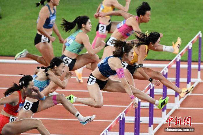 十五运田径赛场多项目诞生新王者 刘景扬女子