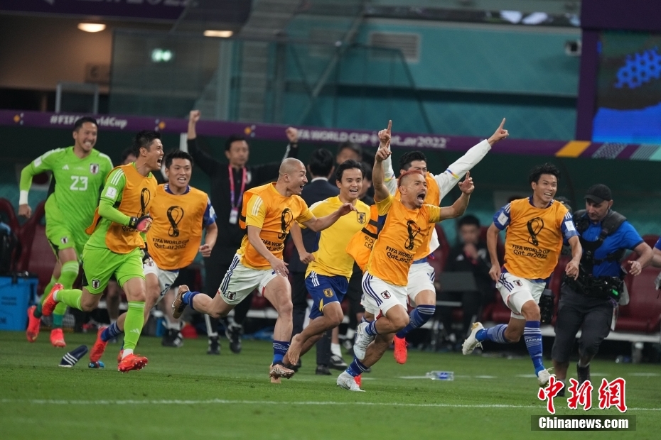 日本队下半场10分钟连入两球逆转德国取开门红