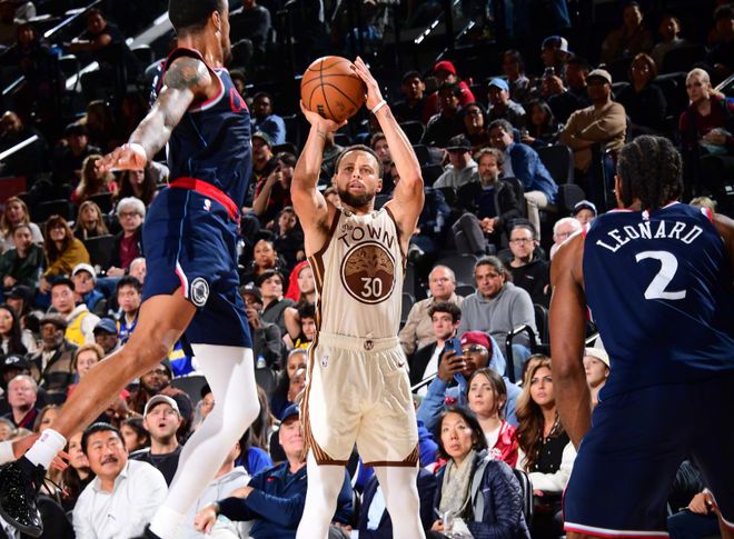 库里复出难挽勇士颓势，季后赛前景堪忧