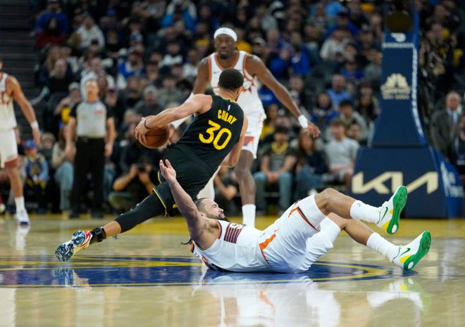 库里复出难挽勇士颓势，季后赛前景堪忧