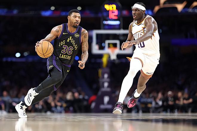 湖人轻取太阳 斯马特复出助球队锁定西部前四