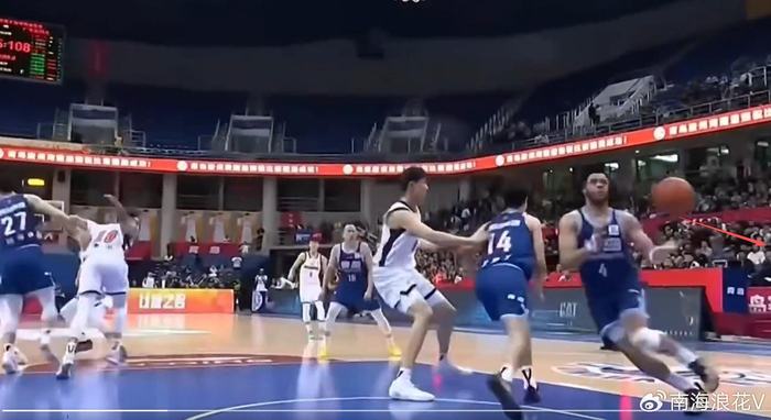 青岛队领先16分遭逆转 韦瑟斯庞致命失误成输球